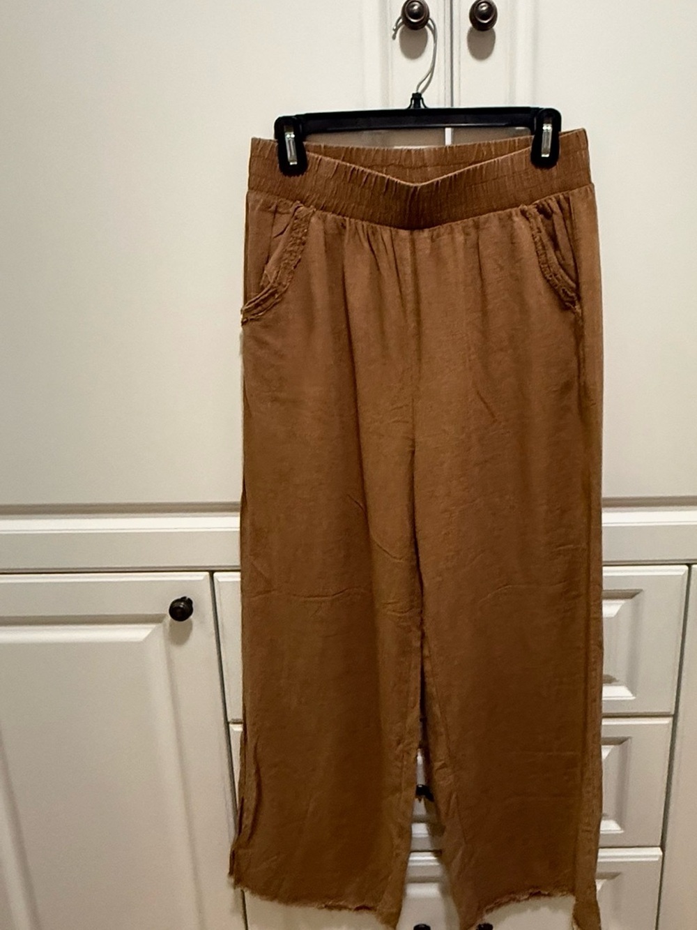 NWOT Zenana Linen blend Camel Raw Hem pants Sz M - Picture 7 of 9